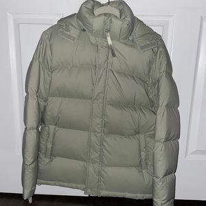Aritzia SuperPuff Jacket size Small